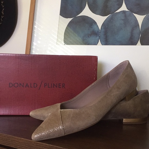 donald pliner flat shoes